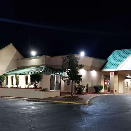 Ramada By Wyndham & Suites Warner Robins Buitenkant foto