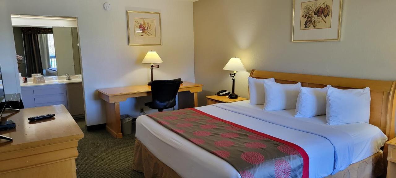 Ramada By Wyndham & Suites Warner Robins Buitenkant foto