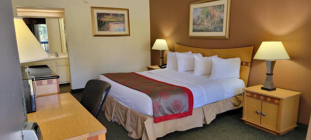 Ramada By Wyndham & Suites Warner Robins Buitenkant foto