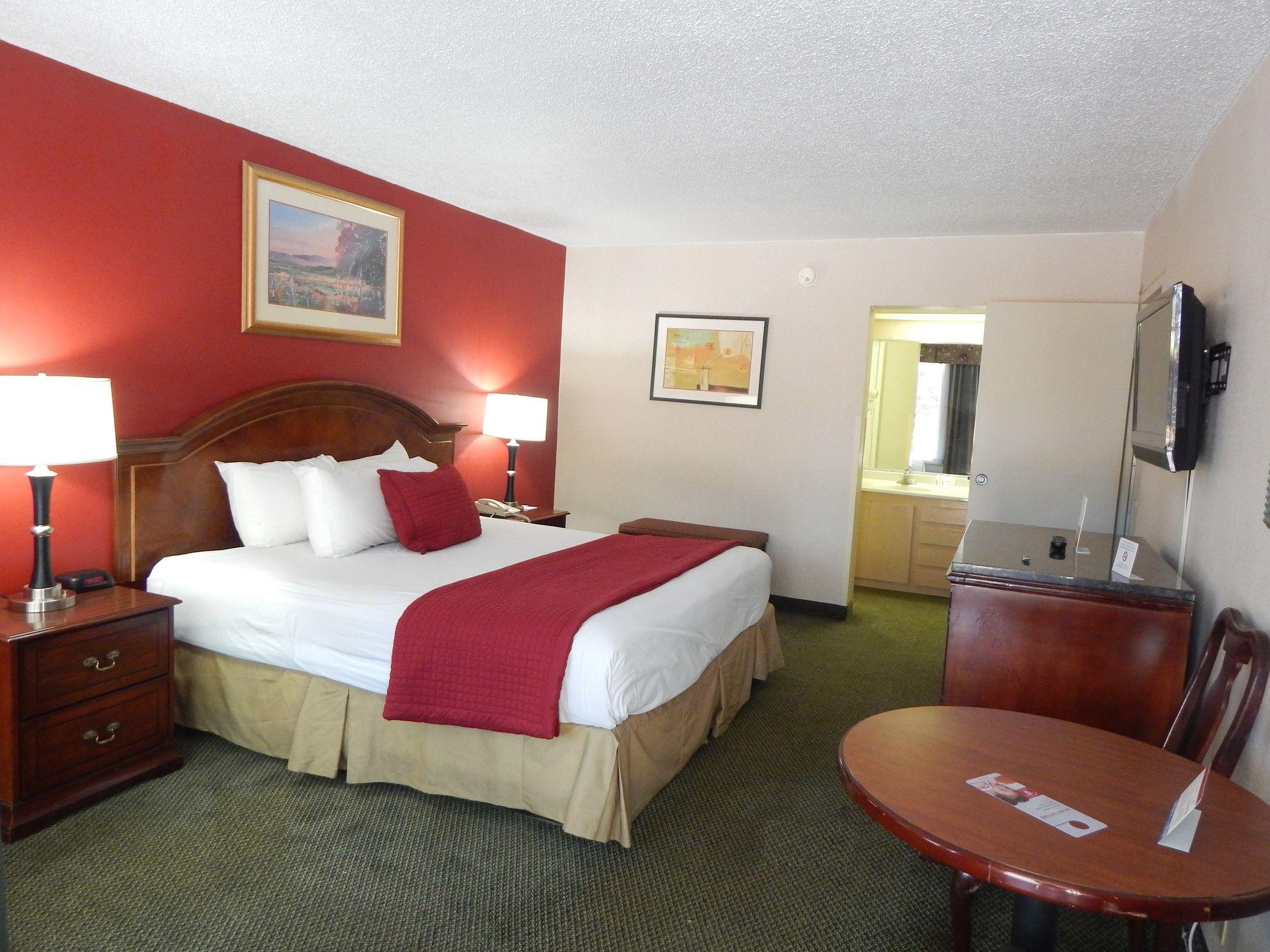 Ramada By Wyndham & Suites Warner Robins Buitenkant foto