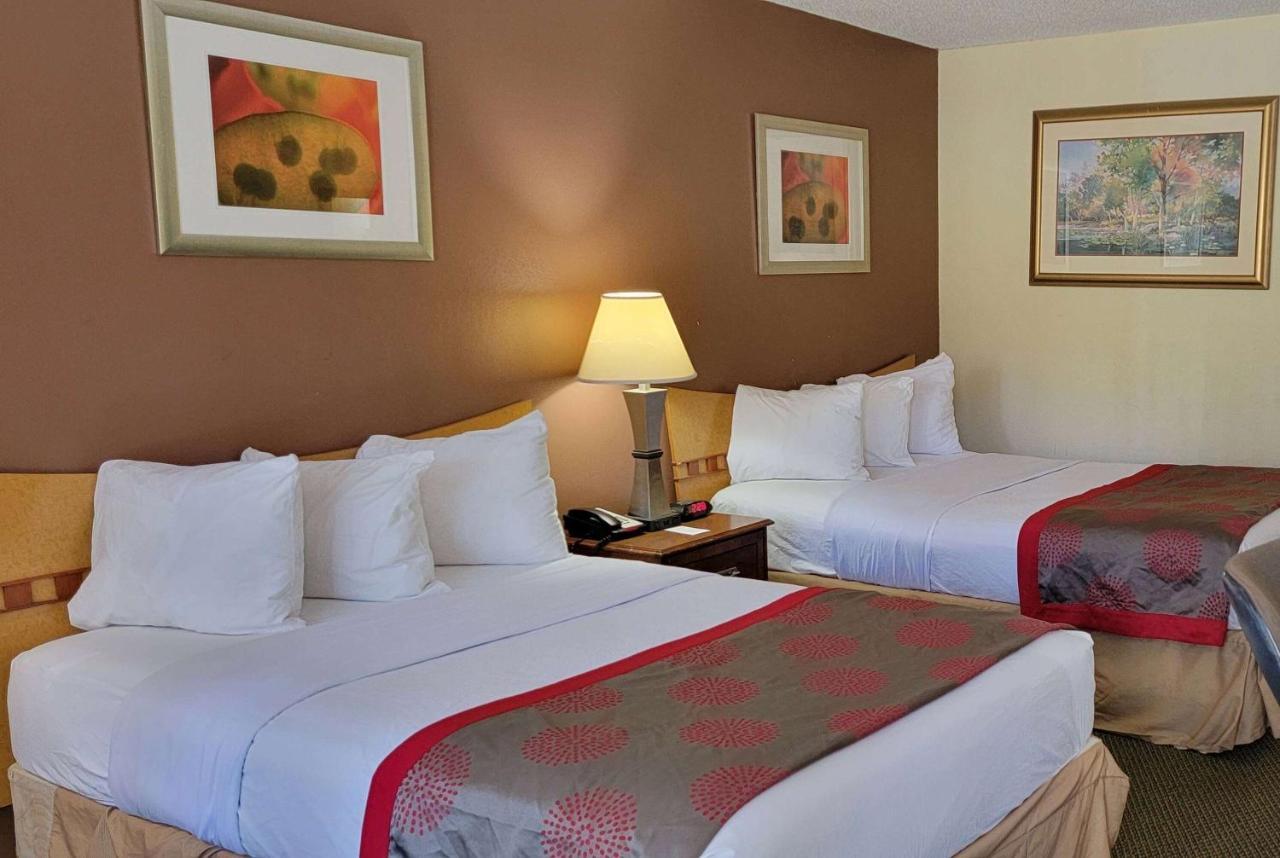 Ramada By Wyndham & Suites Warner Robins Buitenkant foto
