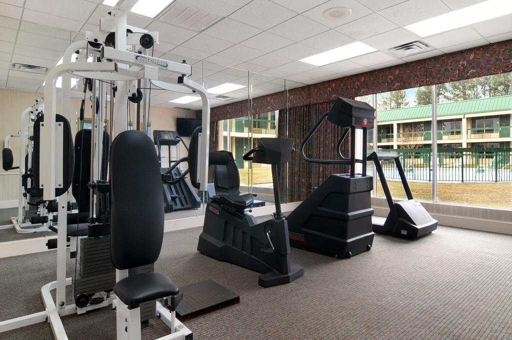 Ramada By Wyndham & Suites Warner Robins Buitenkant foto