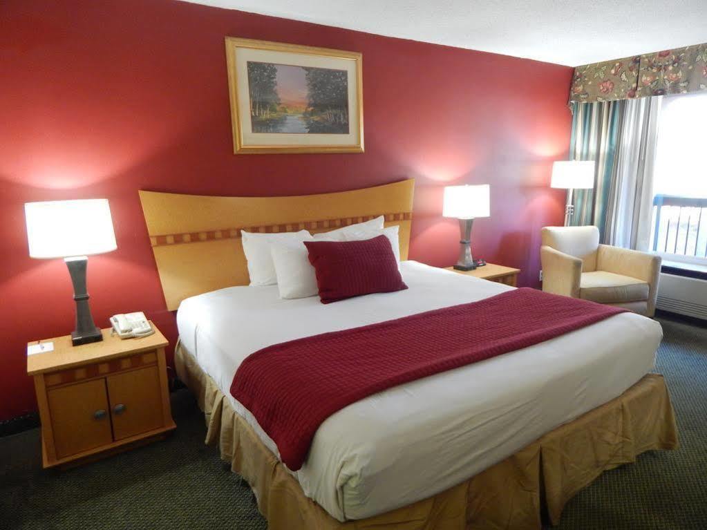 Ramada By Wyndham & Suites Warner Robins Buitenkant foto