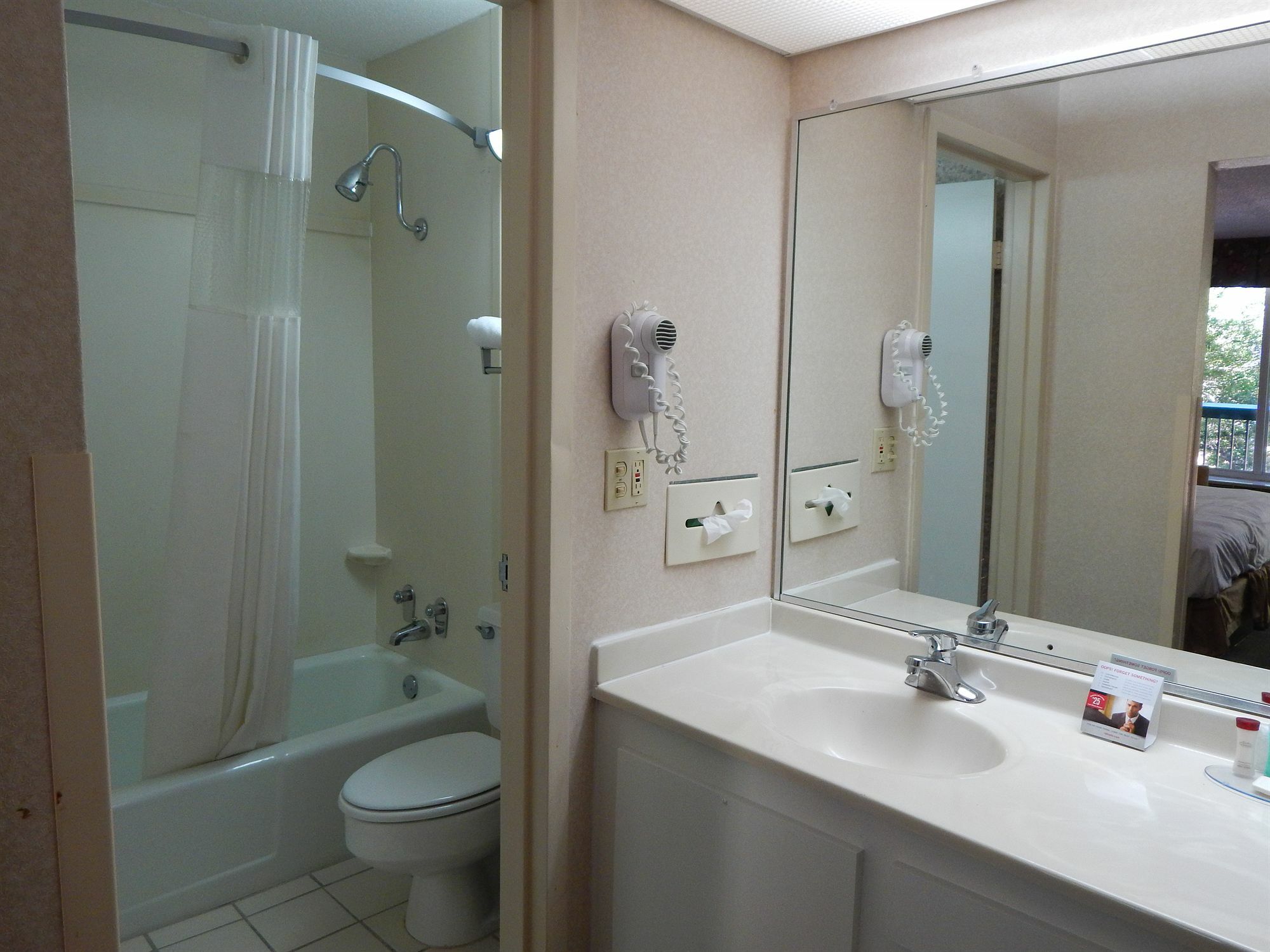 Ramada By Wyndham & Suites Warner Robins Buitenkant foto