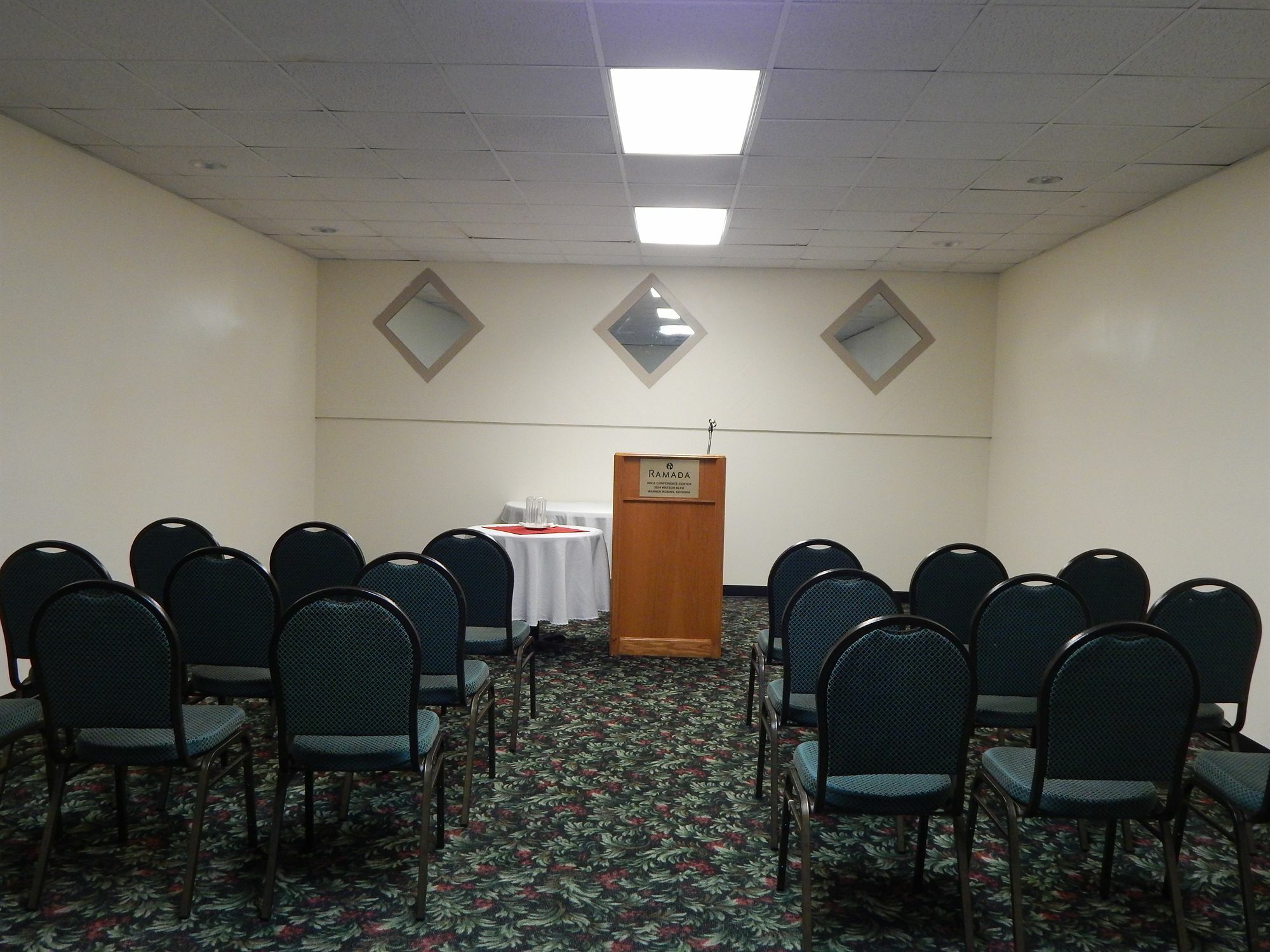 Ramada By Wyndham & Suites Warner Robins Buitenkant foto